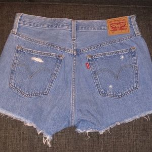 Levi, 501 shorts w29